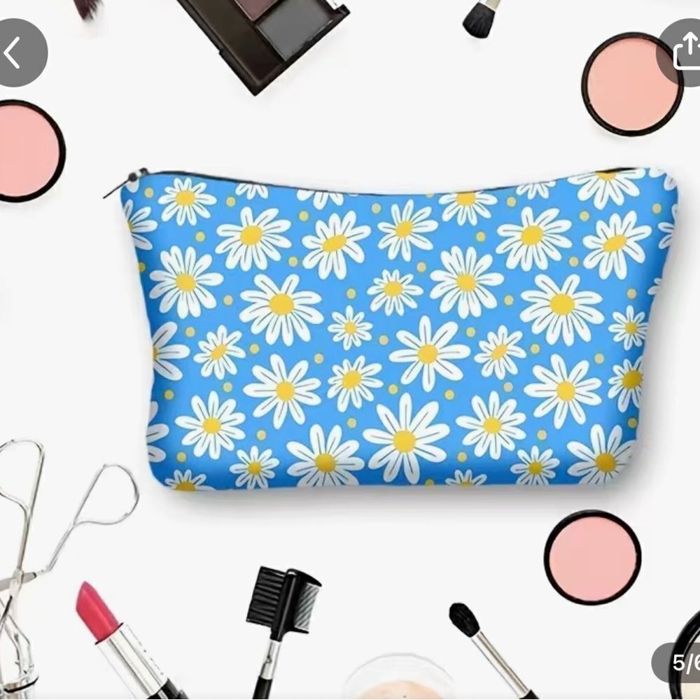 ‎DAISY BLUE AND WHITE COSMETICS BAG - Picture 2 of 2